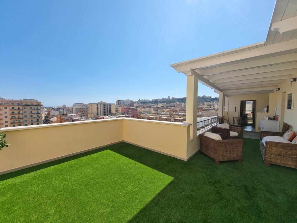 Attico Panoramico Cagliariアパートメント エクステリア 写真